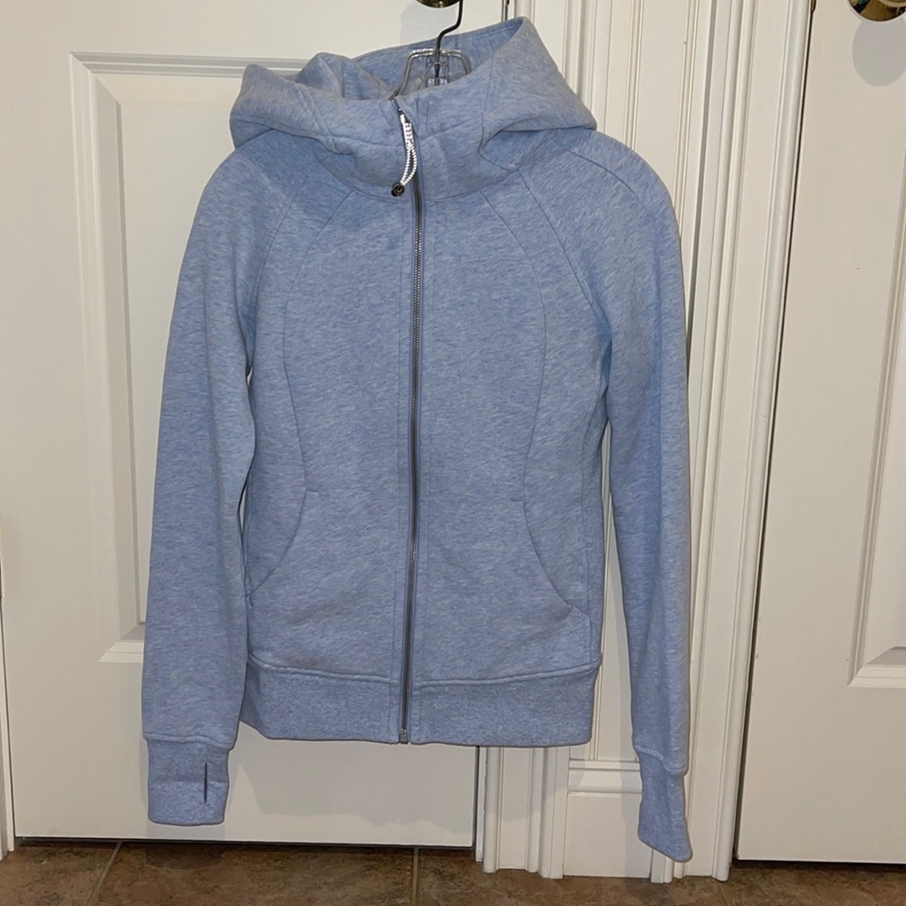 LULULEMON SCUBA HOODIE Size 4 MINT Condition.